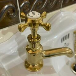 Thomas Crapper Marlborough Cloakroom Basin Set 14 Thomas Crapper Marlborough Cloakroom Basin Set -Old Fashioned Bathrooms Sales Thomas Crapper Marleborough Cloakroom Basin Taps Polished Brass3