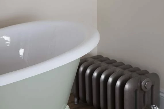 Cast Iron Orford Raised Double Ended Bath | Old Fashioned Bathrooms 4 Cast Iron Orford Raised Double Ended Bath | Old Fashioned Bathrooms - Image 4