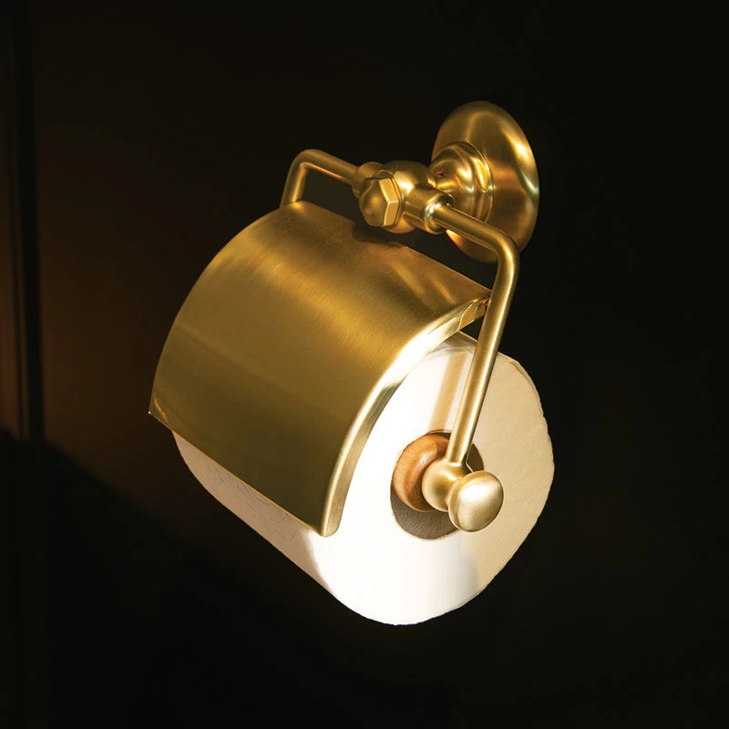 Thomas Crapper Elegant Toilet Roll Holder With Cover | Old Fashioned Bathrooms 1 Thomas Crapper Elegant Toilet Roll Holder With Cover | Old Fashioned Bathrooms